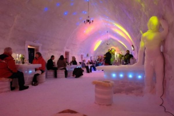 A început construcţia celui de-al optulea Hotel de Gheaţă